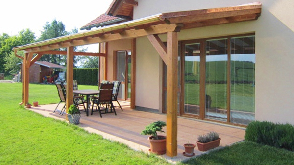 Pultová pergola z lepených hranolů BSH, polykarbonát, klempířské prvky měděné